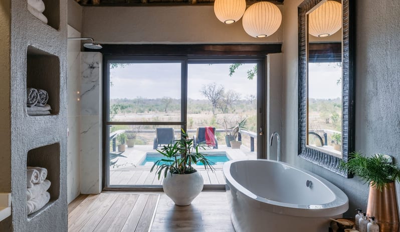 WATERHOLE SUITE DRESSING ROOM